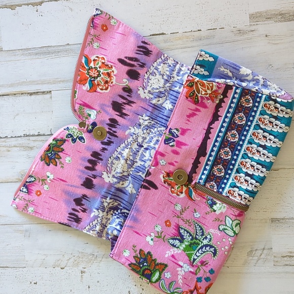 NEW Taylor Swift Wonderstruck Clutch - Picture 1 of 4